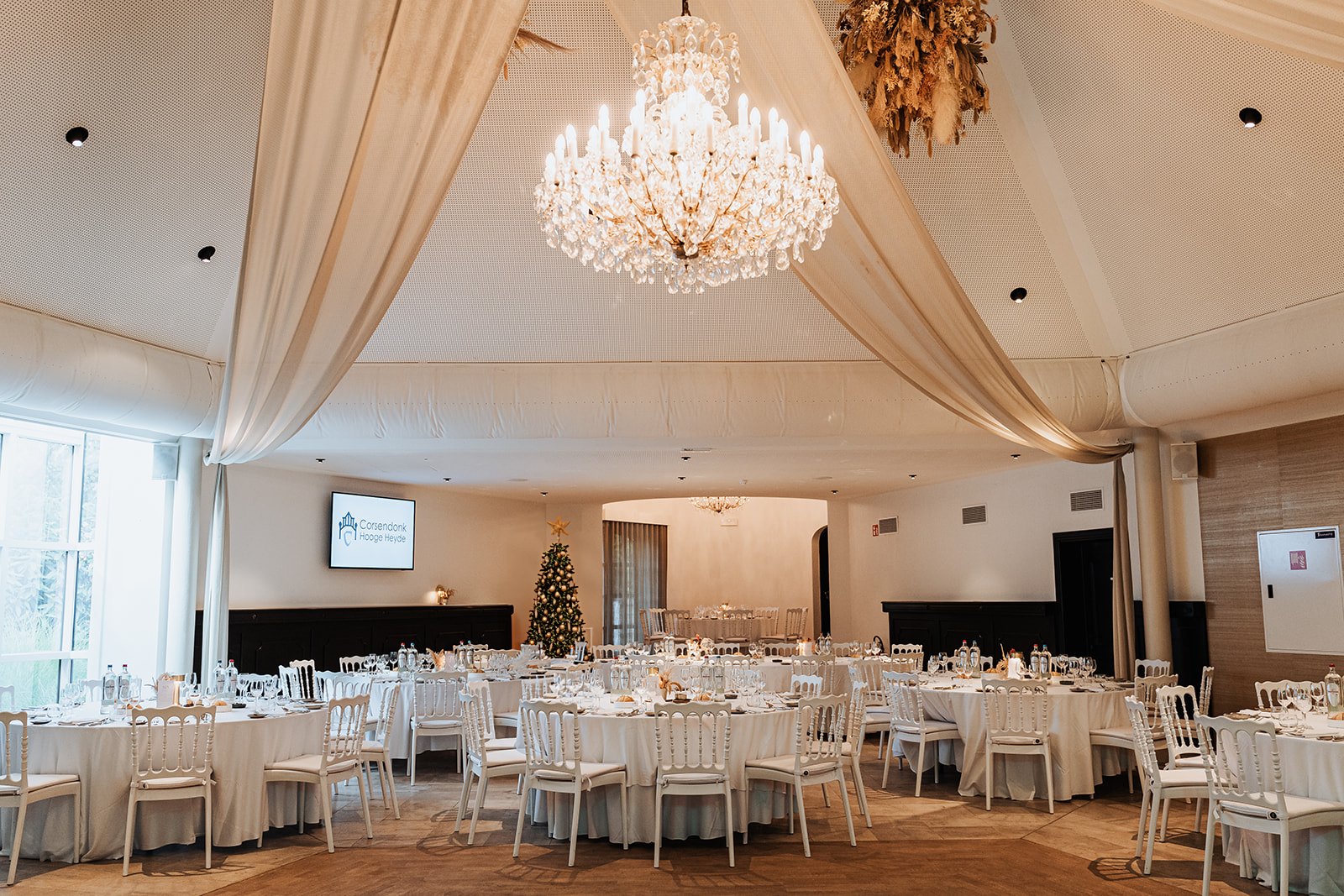 Christmas dinner — arrangement