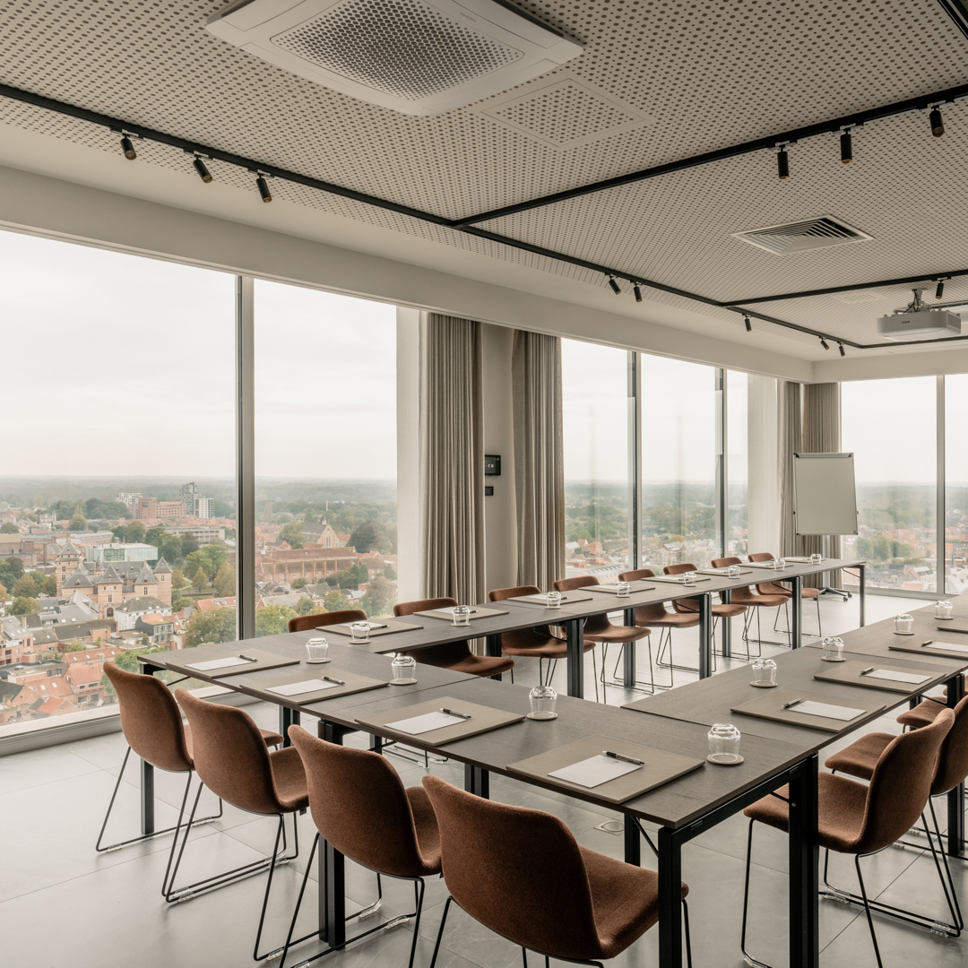 Room Kissing Kings — Sky Venue
