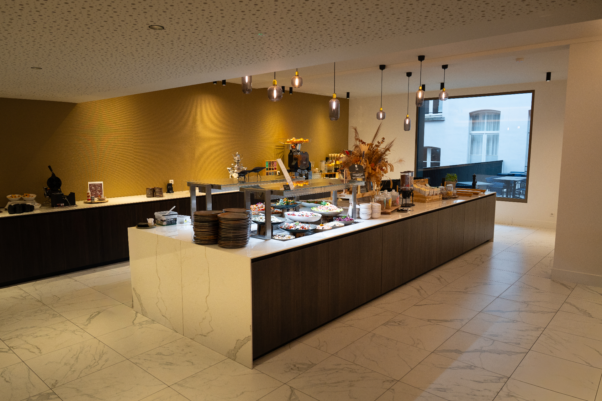 Extensive breakfast buffet with bubbles at Corsendonk Turnova